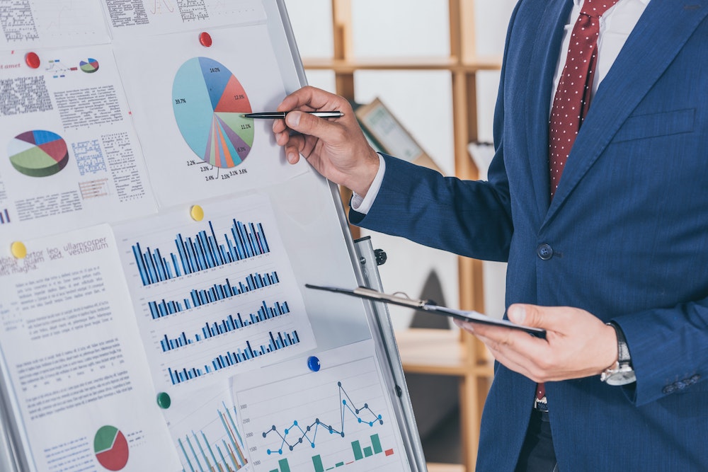 Les astuces pour bien travailler avec un conseil en stratégie immobilière
